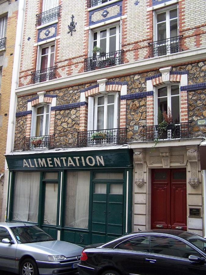 דירות פריז Petite Maison Avec Cour Dans Les Beaux Quartiers-Vous Faites Le Menage- Very Good Prices For T-H-E Location But You Have To Clea-N Th-E Flat מראה חיצוני תמונה
