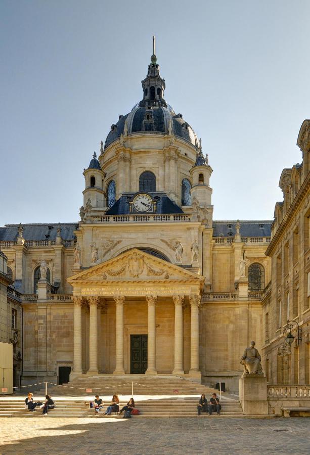 דירות פריז Petite Maison Avec Cour Dans Les Beaux Quartiers-Vous Faites Le Menage- Very Good Prices For T-H-E Location But You Have To Clea-N Th-E Flat מראה חיצוני תמונה