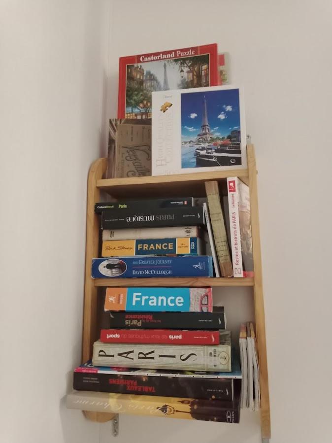 דירות פריז Petite Maison Avec Cour Dans Les Beaux Quartiers-Vous Faites Le Menage- Very Good Prices For T-H-E Location But You Have To Clea-N Th-E Flat מראה חיצוני תמונה